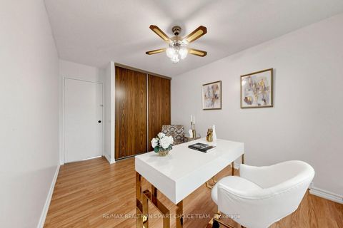 Photo 26 at 907 - 1250 Bridletowne Circle, L'Amoreaux, Toronto