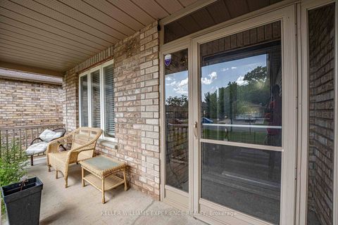 Photo 3 at 74 Ruffet Drive, Edgehill Drive, Barrie