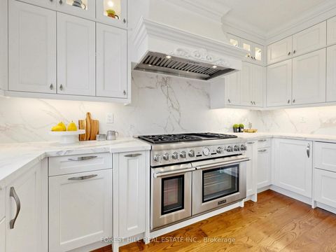 Photo 7 at 49 Grange Drive, Jefferson, Richmond Hill