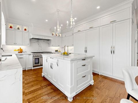 Photo 9 at 49 Grange Drive, Jefferson, Richmond Hill