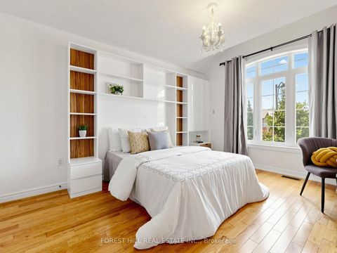 Photo 22 at 49 Grange Drive, Jefferson, Richmond Hill