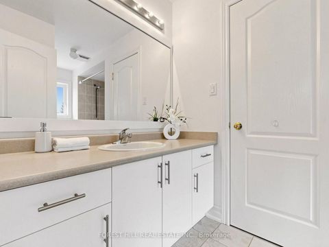 Photo 24 at 49 Grange Drive, Jefferson, Richmond Hill