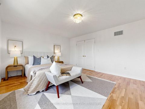 Photo 28 at 49 Grange Drive, Jefferson, Richmond Hill
