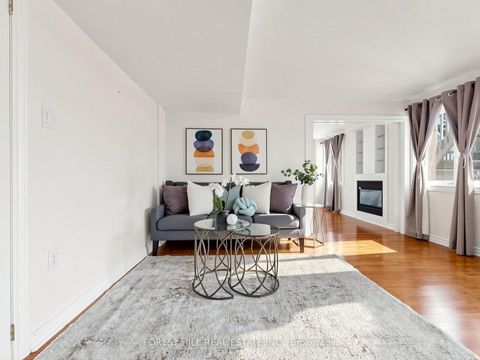 Photo 31 at 49 Grange Drive, Jefferson, Richmond Hill