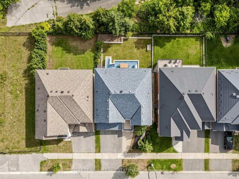 Photo 43 at 49 Grange Drive, Jefferson, Richmond Hill