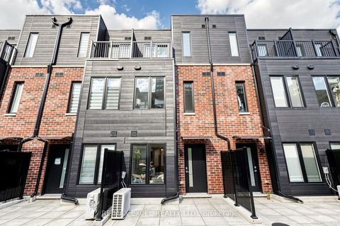 Photo 4 at 46 - 30 Calamint Lane, L'Amoreaux, Toronto