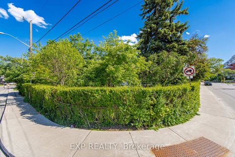Photo 2 at 43 Ridgemoor Avenue, Cliffside, Toronto