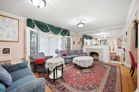 Photo 6 at 43 Ridgemoor Avenue, Cliffside, Toronto