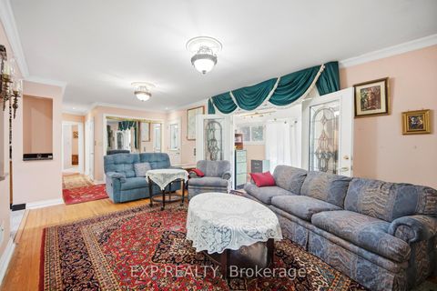 Photo 7 at 43 Ridgemoor Avenue, Cliffside, Toronto