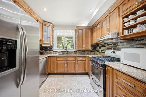 Photo 11 at 43 Ridgemoor Avenue, Cliffside, Toronto