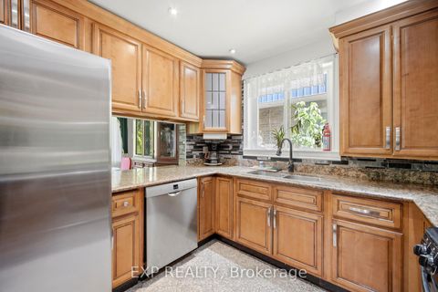 Photo 12 at 43 Ridgemoor Avenue, Cliffside, Toronto