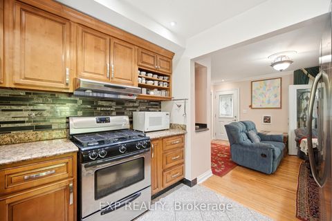 Photo 14 at 43 Ridgemoor Avenue, Cliffside, Toronto