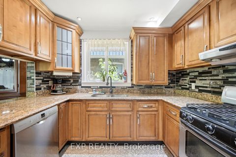 Photo 15 at 43 Ridgemoor Avenue, Cliffside, Toronto