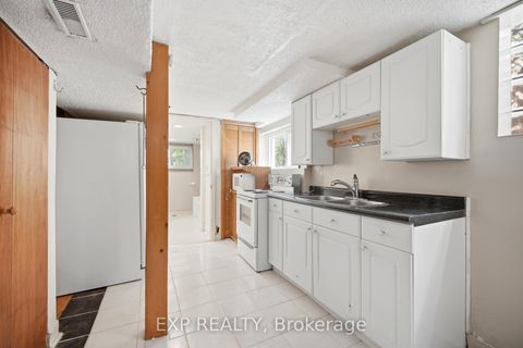 Photo 34 at 43 Ridgemoor Avenue, Cliffside, Toronto