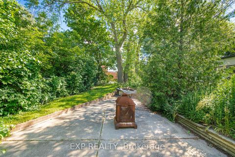 Photo 46 at 43 Ridgemoor Avenue, Cliffside, Toronto