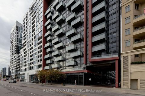 Photo 1 at 809 - 560 Front Street W, Waterfront Communities C1, Toronto