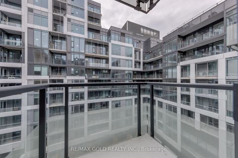 Photo 2 at 809 - 560 Front Street W, Waterfront Communities C1, Toronto
