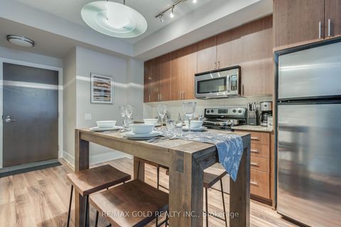 Photo 5 at 809 - 560 Front Street W, Waterfront Communities C1, Toronto