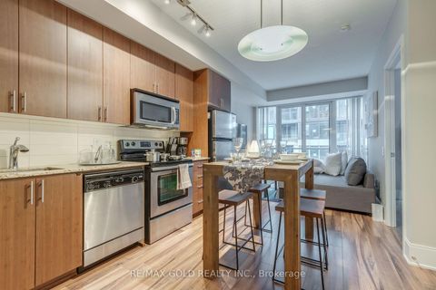 Photo 6 at 809 - 560 Front Street W, Waterfront Communities C1, Toronto