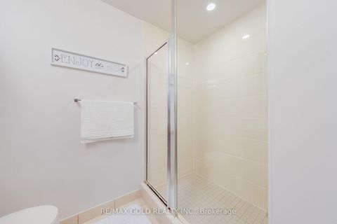 Photo 12 at 809 - 560 Front Street W, Waterfront Communities C1, Toronto