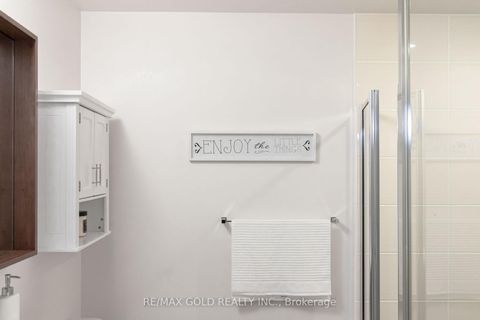 Photo 15 at 809 - 560 Front Street W, Waterfront Communities C1, Toronto