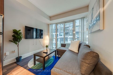 Photo 18 at 809 - 560 Front Street W, Waterfront Communities C1, Toronto