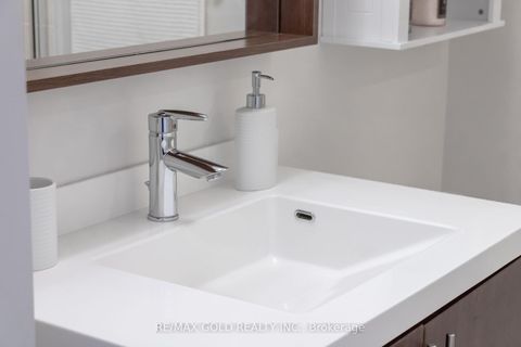 Photo 23 at 809 - 560 Front Street W, Waterfront Communities C1, Toronto