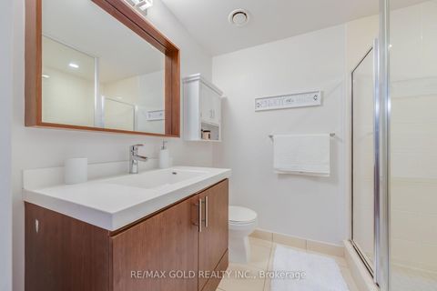 Photo 24 at 809 - 560 Front Street W, Waterfront Communities C1, Toronto
