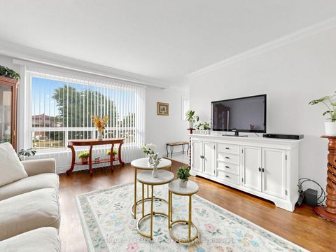 Photo 5 at 17 Tinton Crescent, Jamestown, Toronto