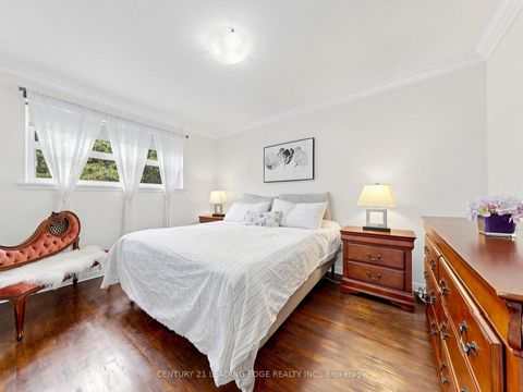 Photo 11 at 17 Tinton Crescent, Jamestown, Toronto