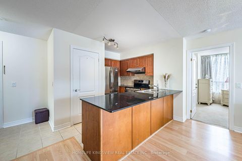 Photo 11 at 807 - 60 Disera Drive, Beverley Glen, Vaughan