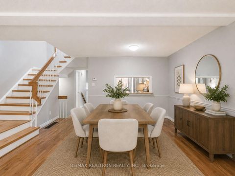 Photo 5 at 43 Wild Gingerway Road, Bathurst Manor, Toronto