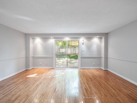 Photo 6 at 43 Wild Gingerway Road, Bathurst Manor, Toronto