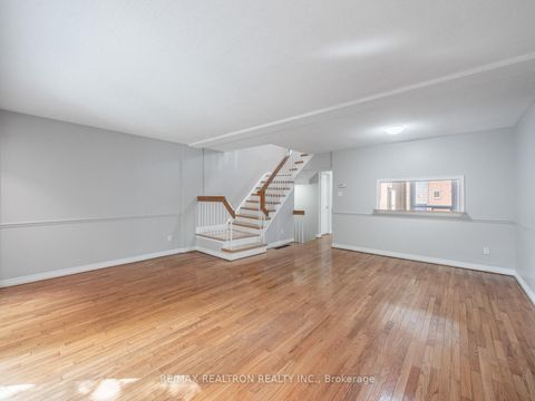 Photo 7 at 43 Wild Gingerway Road, Bathurst Manor, Toronto