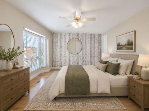 Photo 11 at 43 Wild Gingerway Road, Bathurst Manor, Toronto