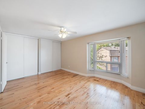 Photo 14 at 43 Wild Gingerway Road, Bathurst Manor, Toronto