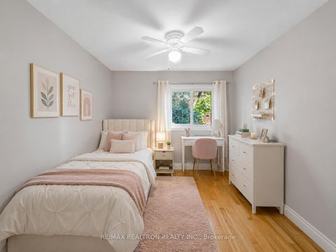 Photo 19 at 43 Wild Gingerway Road, Bathurst Manor, Toronto