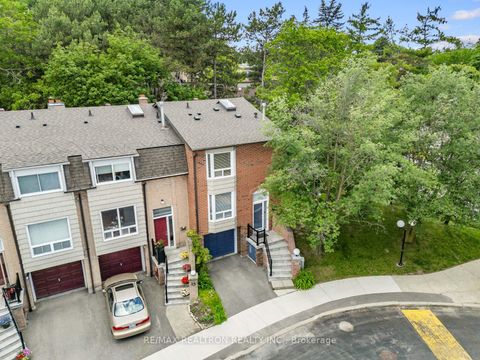Photo 31 at 43 Wild Gingerway Road, Bathurst Manor, Toronto