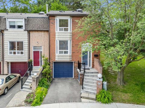 Photo 32 at 43 Wild Gingerway Road, Bathurst Manor, Toronto