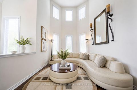 Photo 4 at 1 Lourakis Street, Jefferson, Richmond Hill