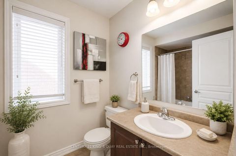 Photo 14 at 1 Lourakis Street, Jefferson, Richmond Hill
