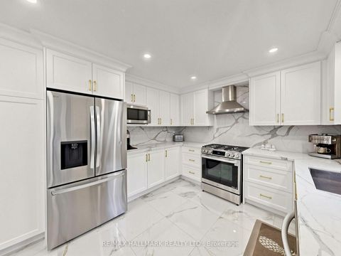 Photo 10 at 58 Marchwood Crescent, Harding, Richmond Hill