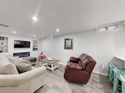 Photo 33 at 58 Marchwood Crescent, Harding, Richmond Hill