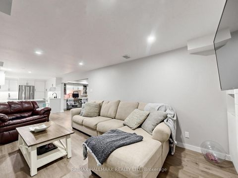 Photo 34 at 58 Marchwood Crescent, Harding, Richmond Hill