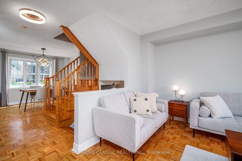 Photo 3 at 44 Wildberry Crescent, Vellore Village, Vaughan