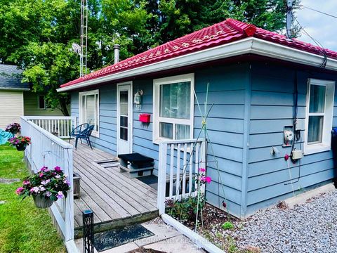 Photo 3 at 322 Irene Drive, Keswick South, Georgina
