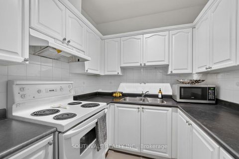 Photo 20 at 1107 - 393 King St. W, Waterfront Communities C1, Toronto