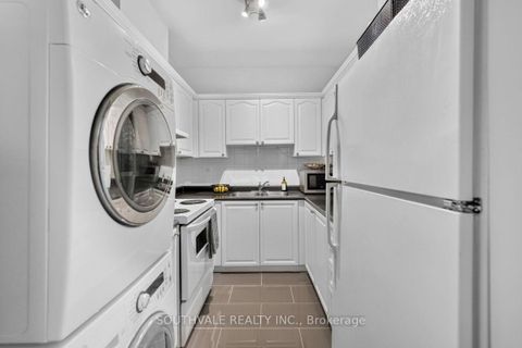 Photo 22 at 1107 - 393 King St. W, Waterfront Communities C1, Toronto
