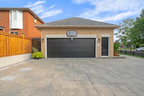 Photo 2 at 88 Brougham Drive, East Woodbridge, Vaughan