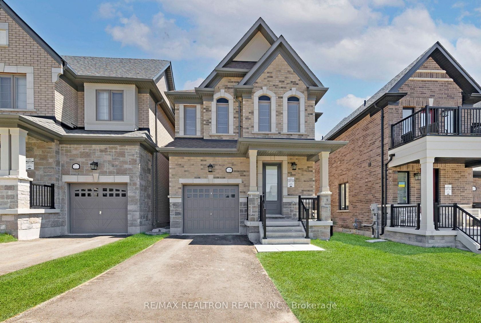 2109 Wilson Street, Alcona, Innisfil photo number 2